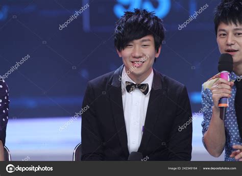 Singaporean Singer Lam Pictured Production Variety Show Happy Camp ...