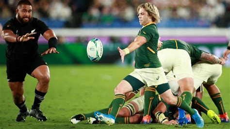 Faf De Klerk The South Africa Springboks Scrumhalf Kicks The Ball ...