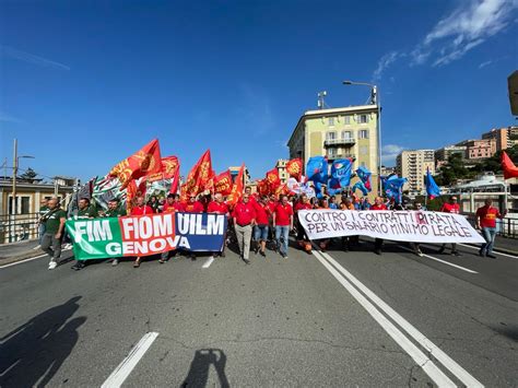 Sciopero Metalmeccanici In Corso Il Corteo A Genova Foto E Video