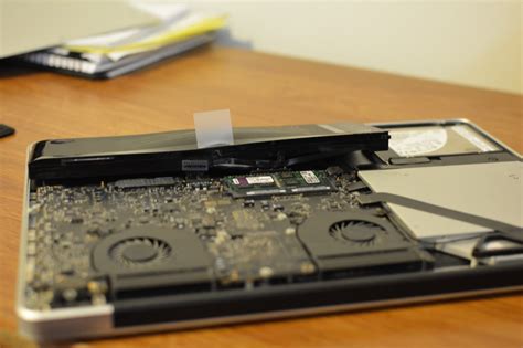 Wow, a swelled MacBook Pro battery – Farhan Ahmad