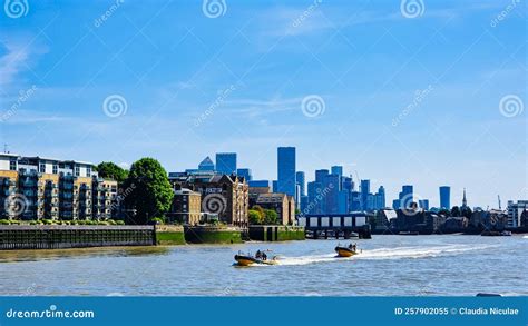 London, River Thames stock image. Image of downtown - 257902055