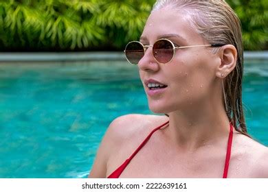 6 610 Sexy Blonde Portrait With Wet Hair Images Stock Photos Vectors Shutterstock