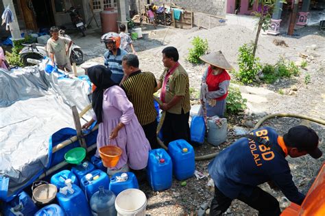 Donasi Air Bersih Dari Smkn Surakarta Untuk Warga Desa Jatilawang