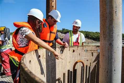 Slobodna Dalmacija LNG Croatia krenuo iz Kine plutajući terminal