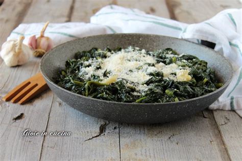 Spinaci Con Formaggio In Padella Gioie In Cucina