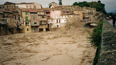 Inondations De En Vaucluse Vaison La Romaine Commune Martyre Ici