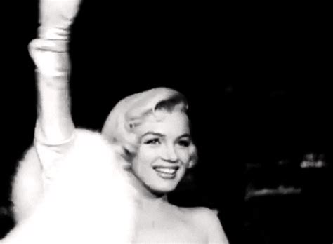 Marilyn Monroe  Find And Share On Giphy