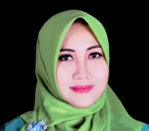 Profil Lia Istifhama Keponakan Khofifah Yang Jadi Calon DPD RI Jatim