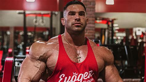 How Bodybuilder Derek Lunsford Trains His Chest For 212 Division