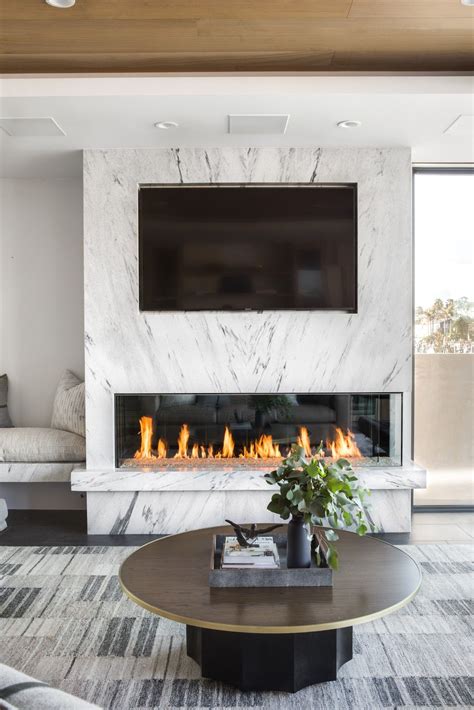 From Backsplash to Hearth, This Modern Beach House is Wrapped in Luxe ...