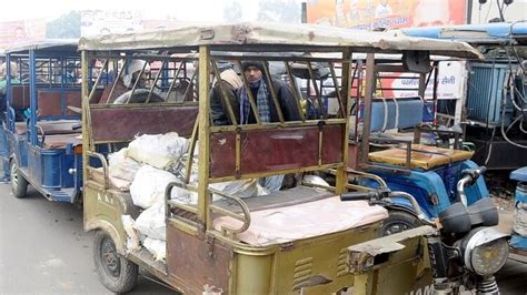 Up On Orders Dm Action Against Illegal E Rickshaws 92 Vehicles Sealed Crackdown Continues