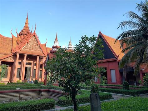 Best 4 Things In National Museum Of Cambodia Phnom Penh