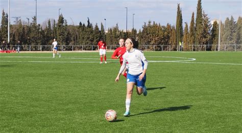 La jugadora del Zaragoza CFF Daniela Cañada convocada con la Selección