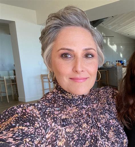 Ricki Lake Shows Transformation Photos After Hair Loss And Regrowth I Know All News