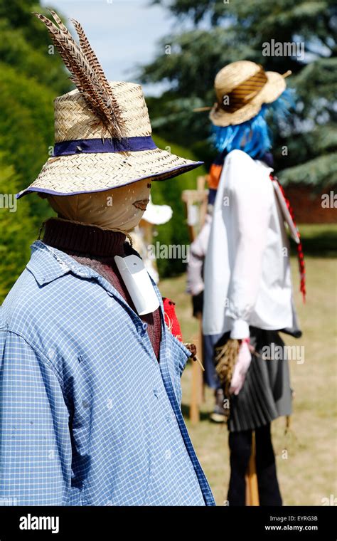 Scarecrows Kent Hi Res Stock Photography And Images Alamy