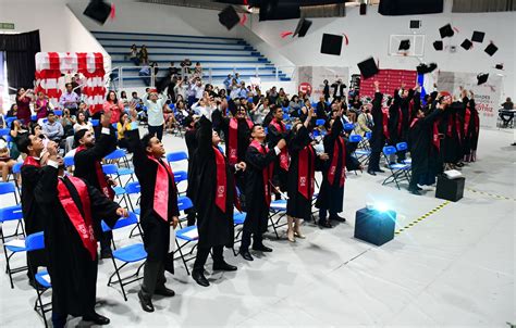 Se Grad An Ingenieros De La Uaq Campus San Juan Del R O