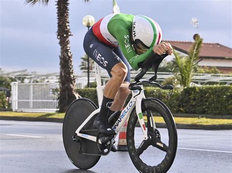 Show Di Filippo Ganna Alla Crono Della Tirreno Adriatico Fuori Corsa