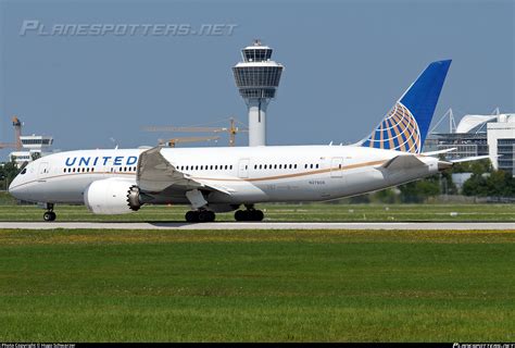 N United Airlines Boeing Dreamliner Photo By Hugo Schwarzer