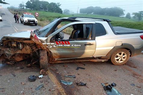 Colis O Frontal Entre Dois Carros Deixa Feridos Na Ro Pol Cia