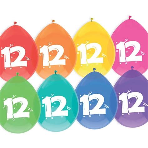Luftballons, bedruckt mit der Zahl "12"