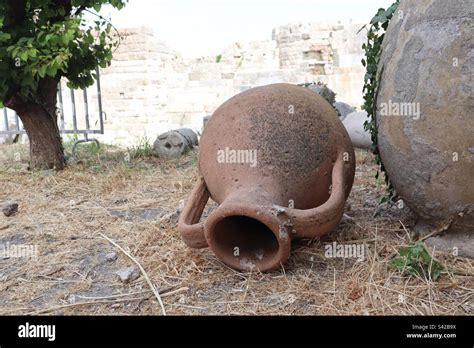 Ancient Greece ruins Stock Photo - Alamy