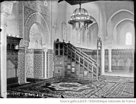 Le mihrab et le minbar niche de prières donnant la direction de La