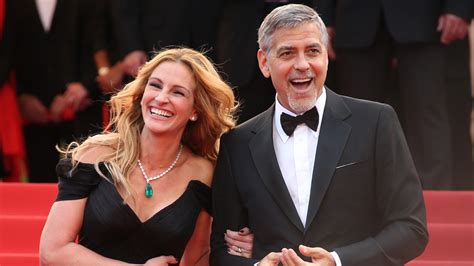 George Clooney Julia Roberts Movie Ticket To Paradise Halts Filming