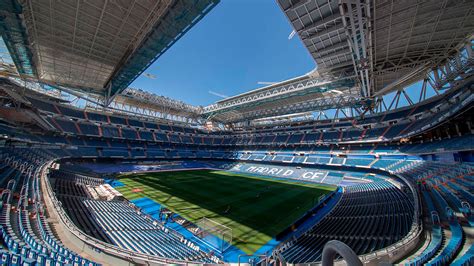 las impactantes imágenes de las obras en el santiago bernabéu así luce la cueva de 30 metros