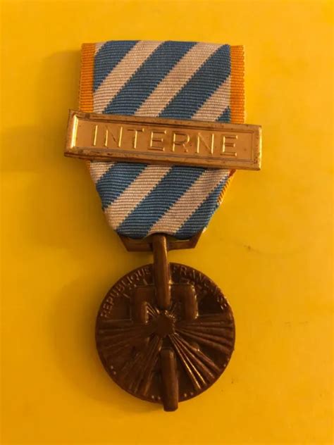 MÉDAILLE MILITAIRE FRANÇAISE de la déportation et de l internement WW2