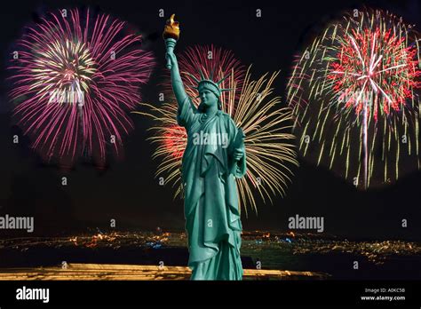 American Flag Fireworks Hi Res Stock Photography And Images Alamy