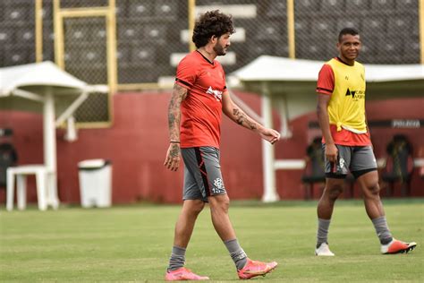 vídeo treino tático e bola parada Vitória finaliza preparação