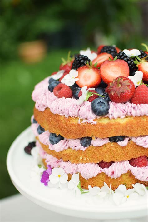 Zitronen Beeren Torte Lemon Berry Naked Cake Knusperstübchen