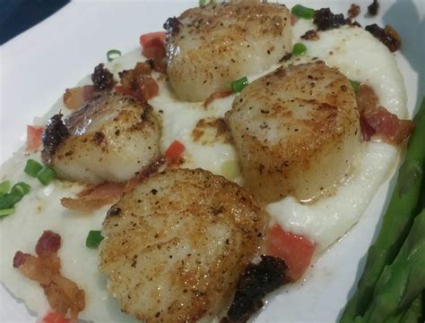 Pan Fried Scallops With Smoked Gouda Grits Old Salt Fishing Foundation