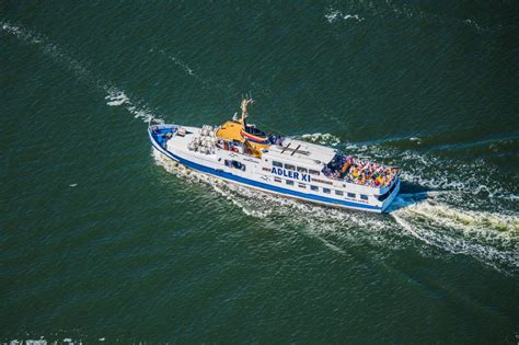 Luftaufnahme Swinemünde Passagier und Fahrgastschiff Adler XI auf