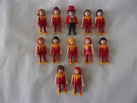 Lot Playmobil Cirque Monsieur Loyal Artistes Vetues De Rouge