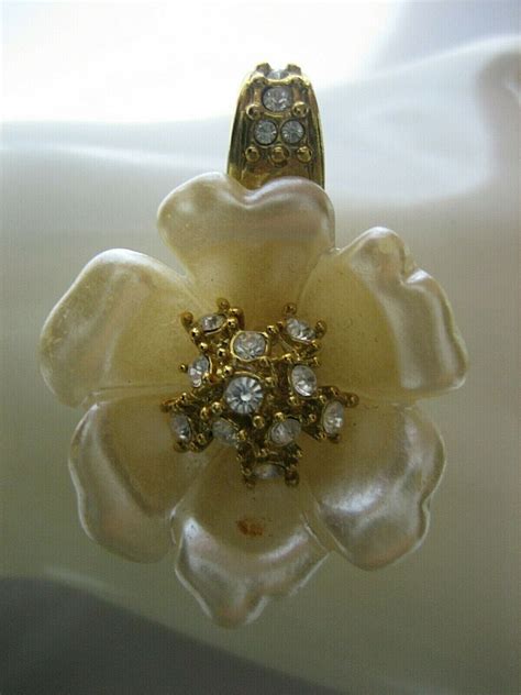 Nolan Miller Signed Mop Rhinestone Flower Enhancer Pe Gem