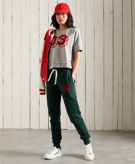 Damen Collegiate Jogginghose Mit Schriftzug Emaillegrün Superdry De