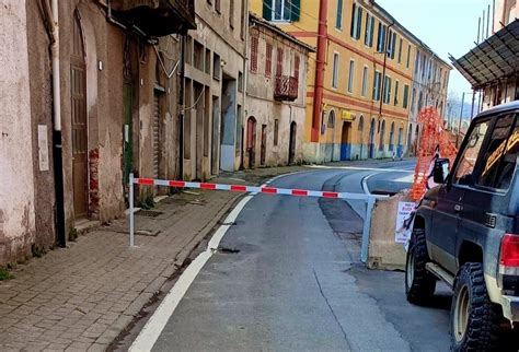 Ex Savam Di Altare Strada Chiusa Ma Le Auto Transitano Lo Stesso Il