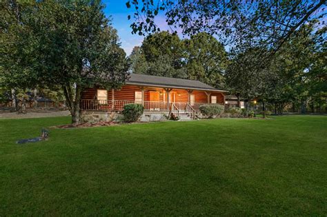 Equestrian Estate In Camdens Hunt Country Camden Kershaw County