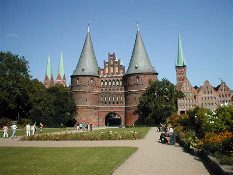 Filelübeck Holstentor Wikimedia Commons