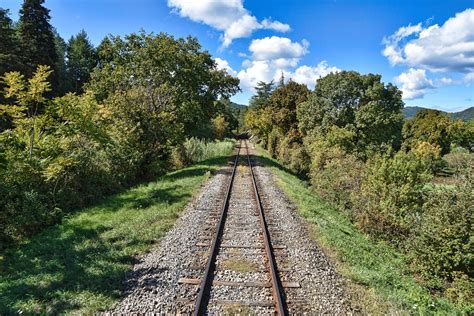 Eisenbahn Zug Strecke Schiene Kostenloses Foto Auf Pixabay