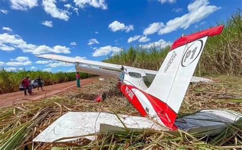 Avião de pequeno porte faz pouso forçado em canavial em cidade do norte