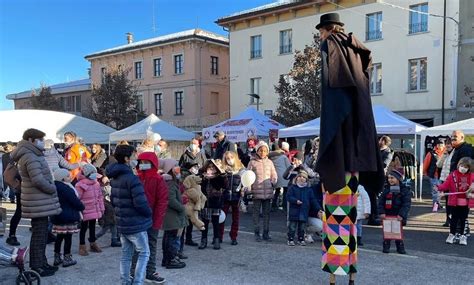 Gropparello Festeggia L Arrivo Di Santa Lucia Tombola Giochi Di Luce