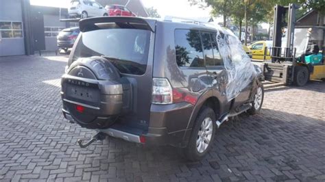 Mitsubishi Pajero Hardtop Di D V Van Salvage Vehicle Brown