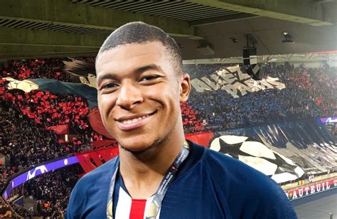 Kylian Mbappé Defensa Central