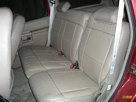 Dark Toreador Red Metallic Mercury Mountaineer V Photo