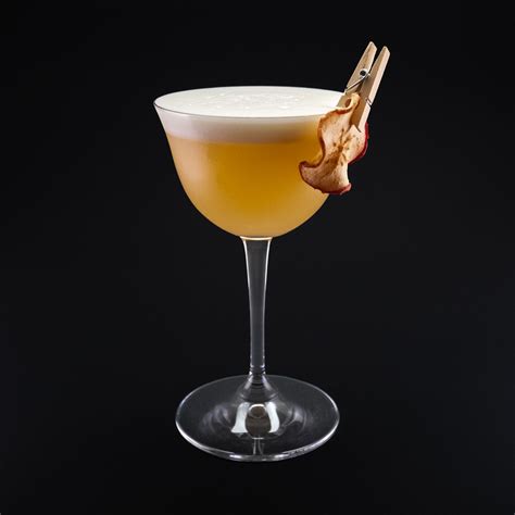 Amaretto Apple Sour Drink Recept på goda drinkar Drinkoteket