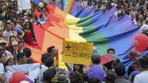 A 40 Años De La Primera Marcha Lgbt Todavía Hay Pendientes La Silla Rota