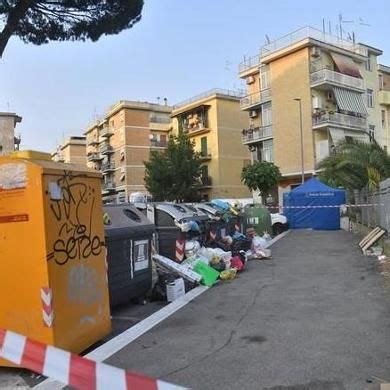 Il Cadavere Di Una Enne In Un Carrello Orrore A Roma Sospetti Su Un