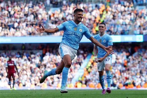 Manchester City Celebrate Unprecedented Fourth Successive League Title